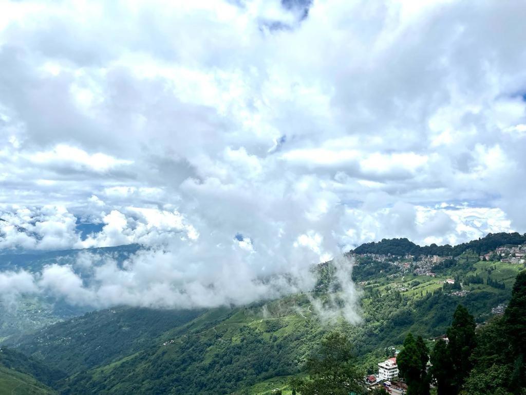 International Youth Hostel Darjeeling Дарджилинг Екстериор снимка